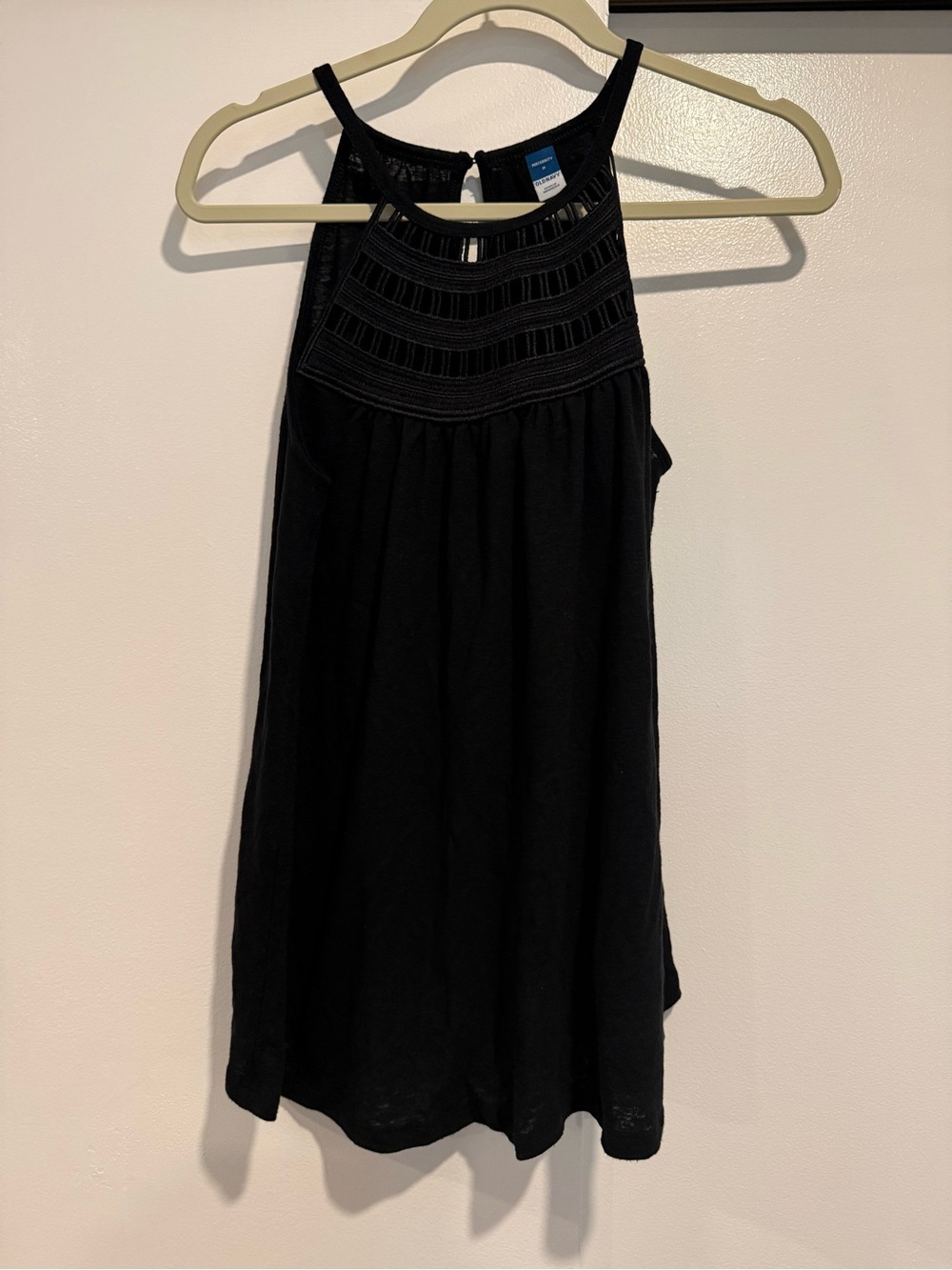 Old Navy Black Crochet Yoke Tank top size medium - Picture 2 of 7